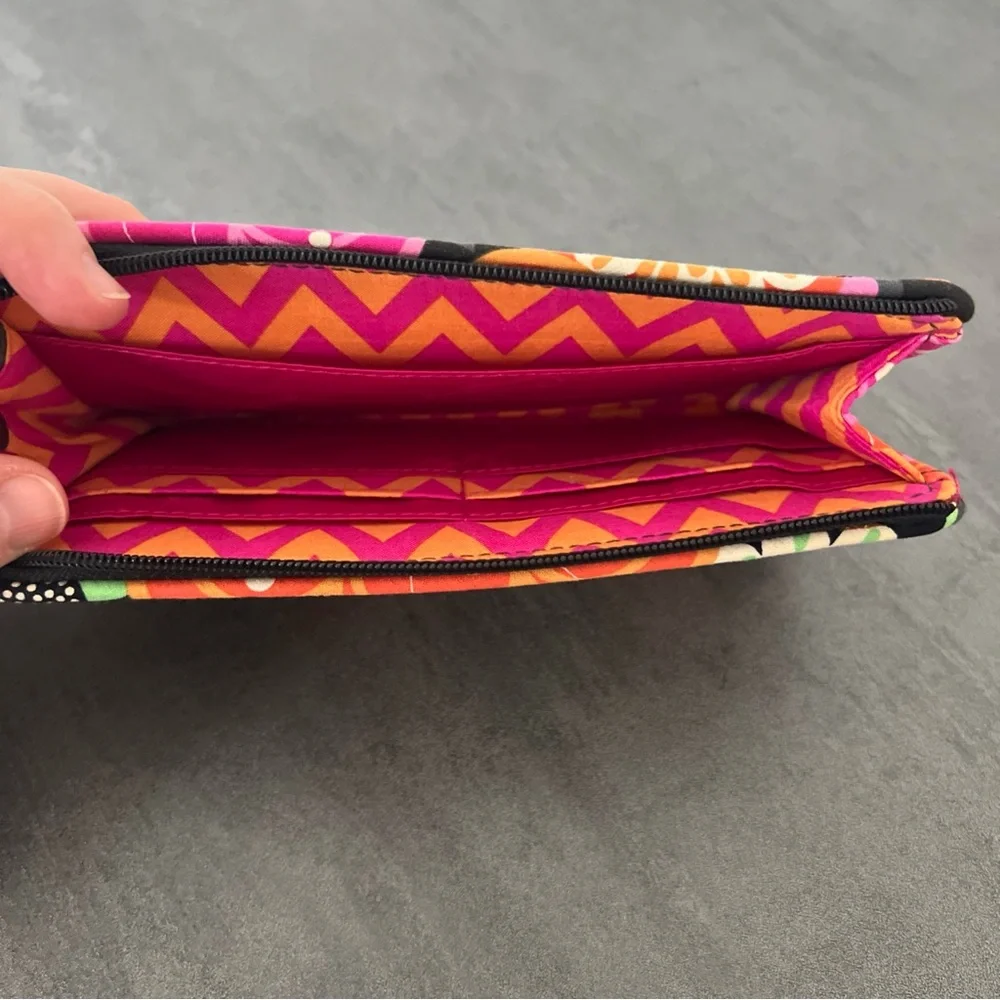 Vera Bradley‎ Ziggy Zinnia Retired Pattern Quilted Clutch Wallet Wristlet Strap